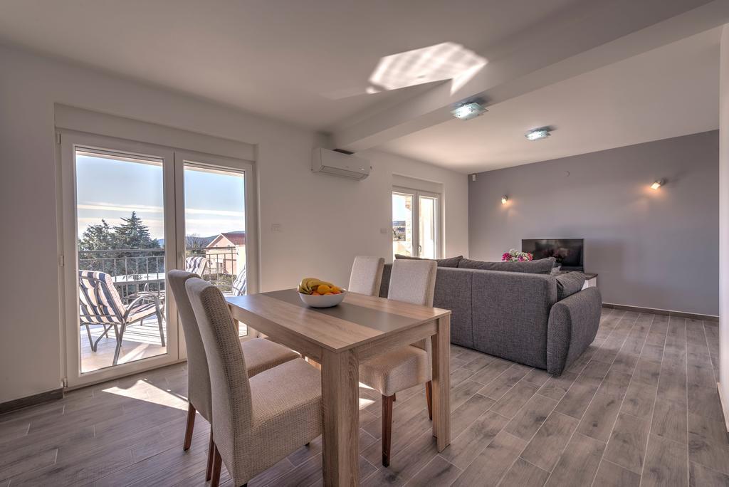 Villa Sandy Apartments Tivat Buitenkant foto